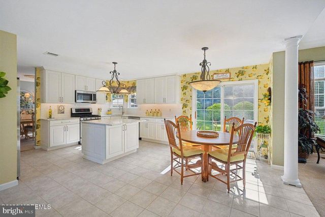 21 ORCHID LA, Barnegat, NJ 08005
