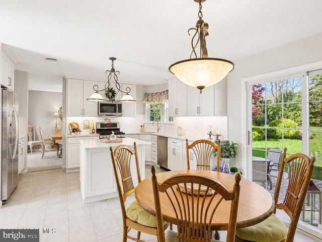 21 ORCHID LA, Barnegat, NJ 08005
