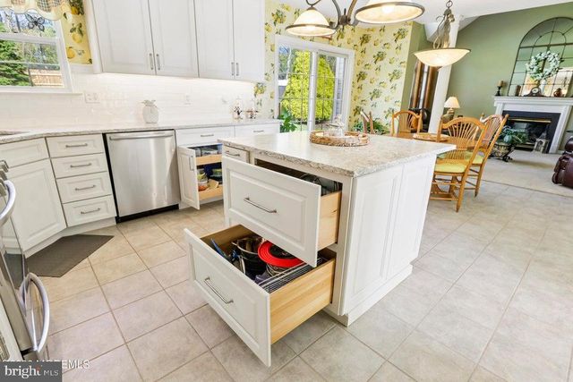 21 ORCHID LA, Barnegat, NJ 08005