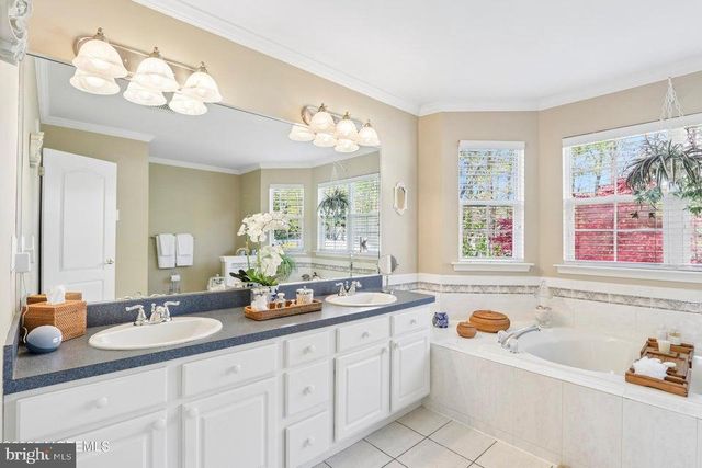 21 ORCHID LA, Barnegat, NJ 08005