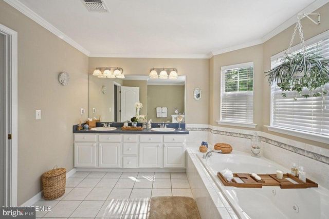 21 ORCHID LA, Barnegat, NJ 08005