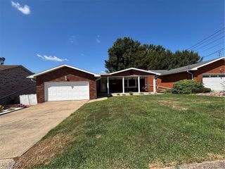 3301 Charles Drive, Vienna, WV 26105