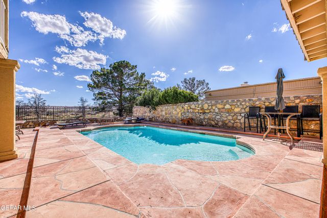204 MORNING STAR Road, Santa Teresa, NM 88008