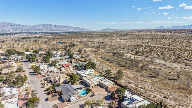 204 MORNING STAR Road, Santa Teresa, NM 88008