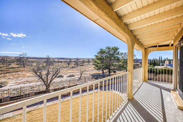204 MORNING STAR Road, Santa Teresa, NM 88008