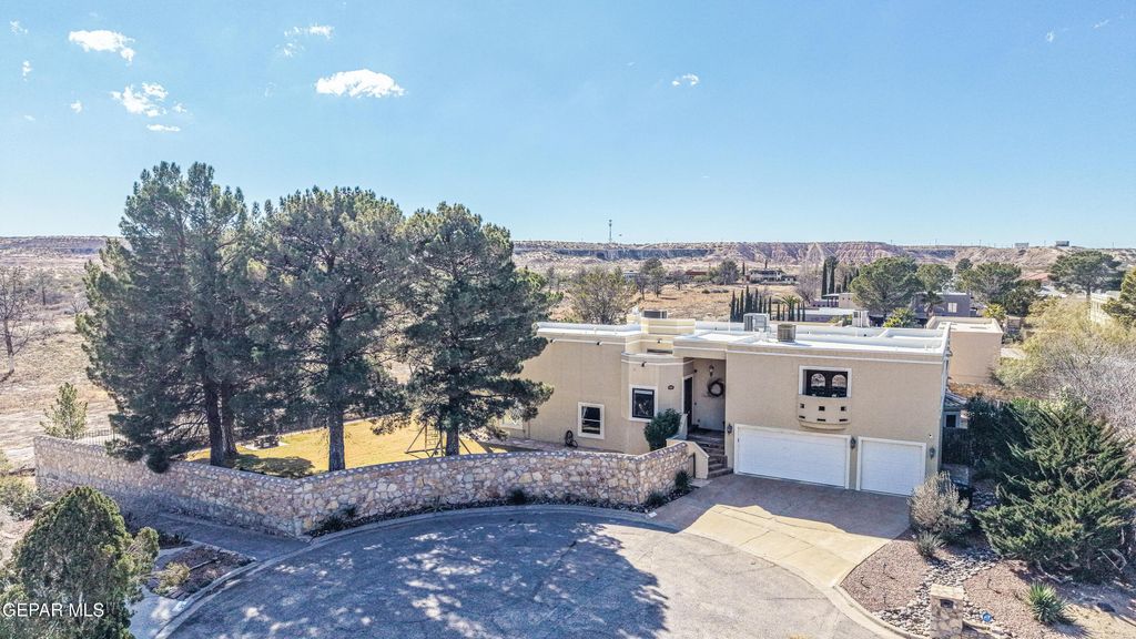 204 MORNING STAR Road, Santa Teresa, NM 88008