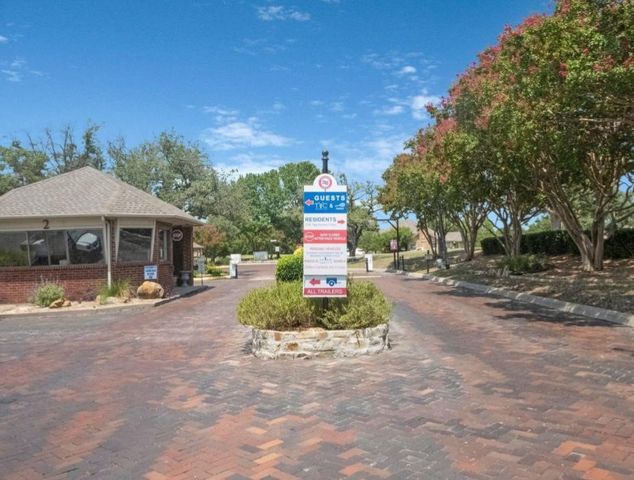 120 Sceptre Drive, Rockwall, TX 75032