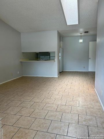 5609 Lochmoor Unit 1, San Antonio, TX 78244