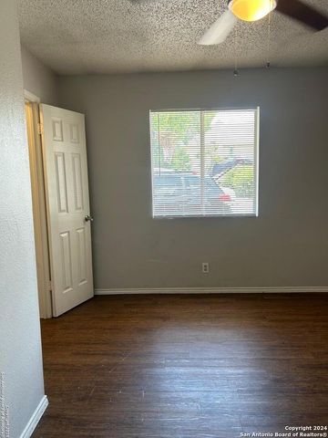 5609 Lochmoor Unit 1, San Antonio, TX 78244