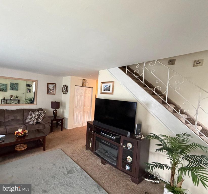 3520 TETON RD, PHILADELPHIA, PA 19154 — photo 2