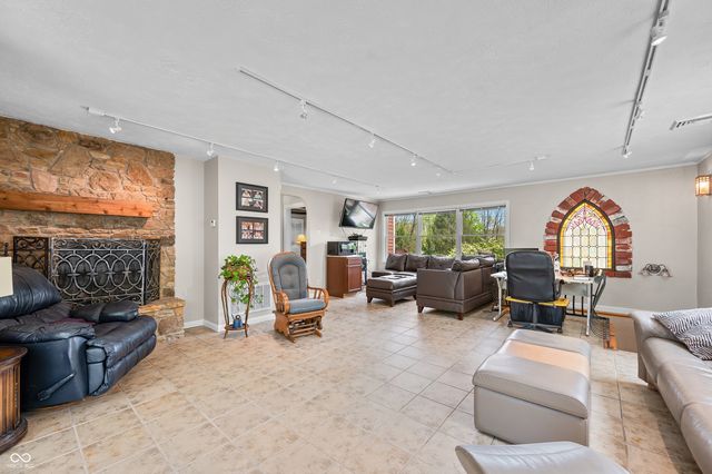 6517 Snug Harbour Lane, Unionville, IN 47468