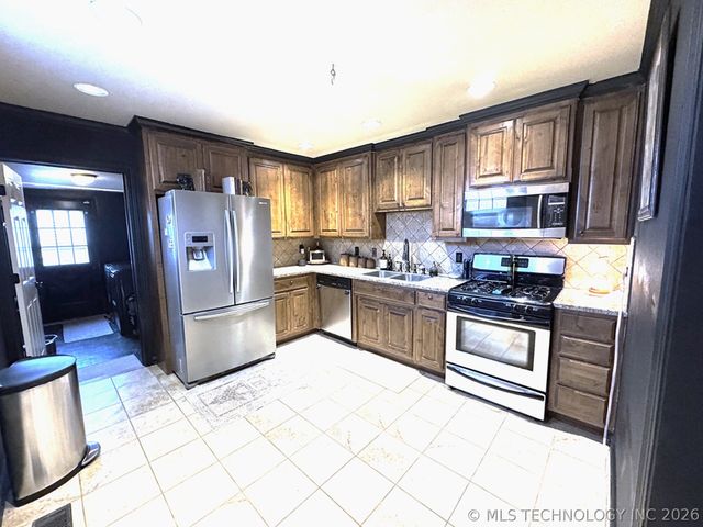 1717 W Center Street, Collinsville, OK 74021