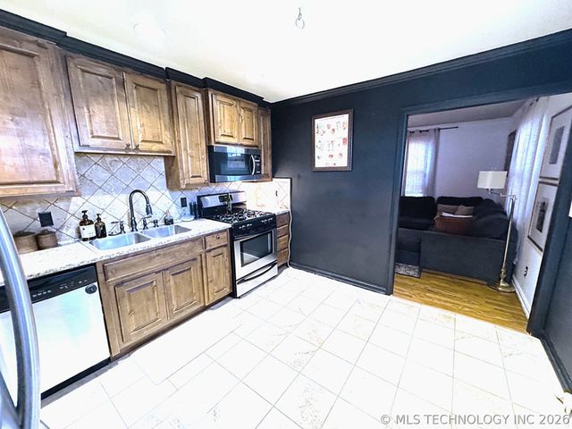 1717 W Center Street, Collinsville, OK 74021