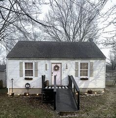 1717 W Center Street, Collinsville, OK 74021