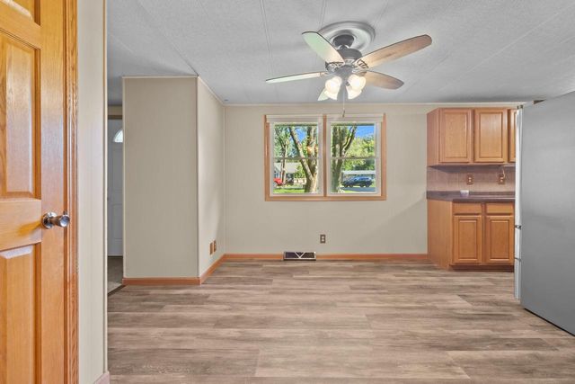 W5117 Strawberry Hill DRIVE, Elkhorn, WI 53121