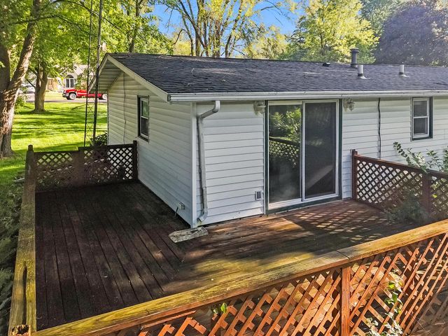 W5117 Strawberry Hill DRIVE, Elkhorn, WI 53121