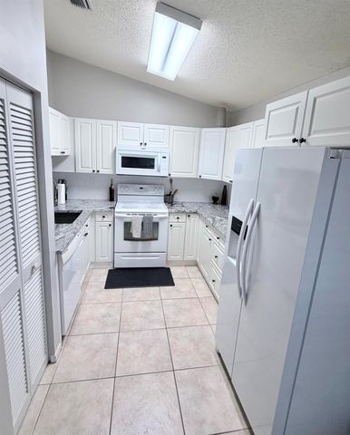 2555 Bedford Mews Drive, Wellington, FL 33414