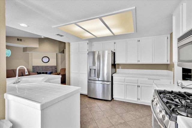75179 Santa Fe Trail, Palm Desert, CA 92211