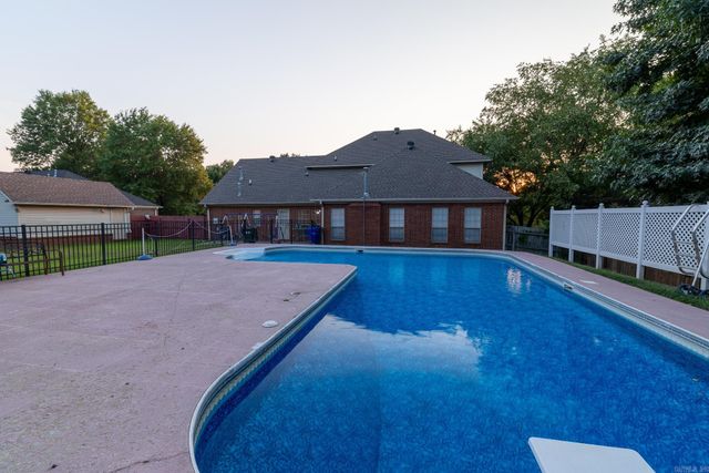 1810 Royal Drive, Conway, AR 72034