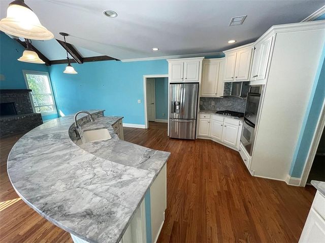 300 Towne Overlook Circle, Canton, GA 30114