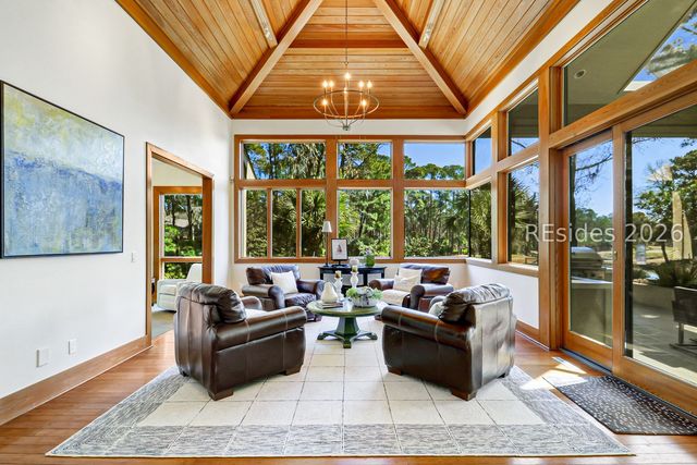 6 Dalton Ct, Hilton Head Island, SC 29928