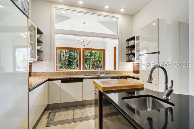 6 Dalton Ct, Hilton Head Island, SC 29928