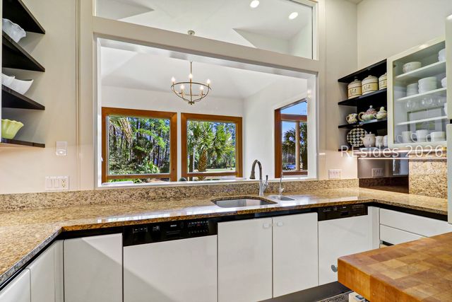 6 Dalton Ct, Hilton Head Island, SC 29928