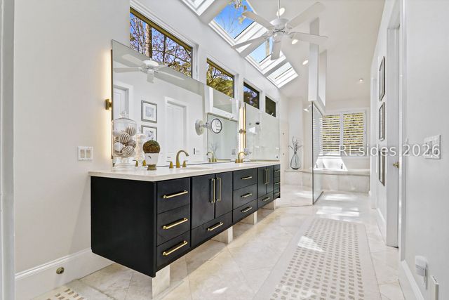 6 Dalton Ct, Hilton Head Island, SC 29928