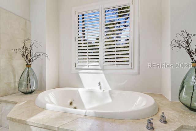 6 Dalton Ct, Hilton Head Island, SC 29928