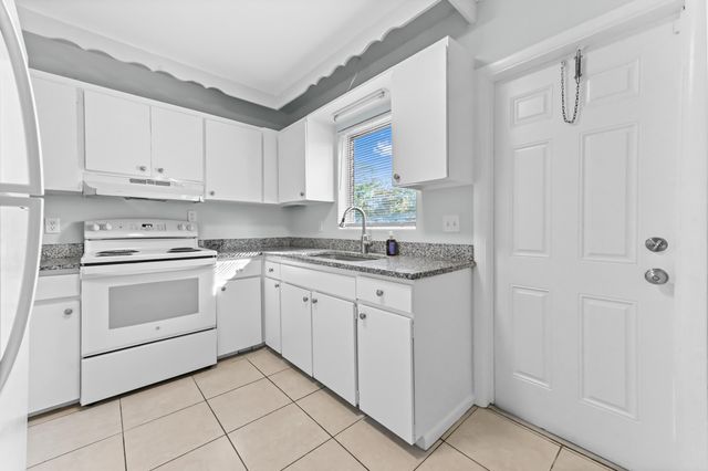 332 W Mango Street 1-2, Lantana, FL 33462