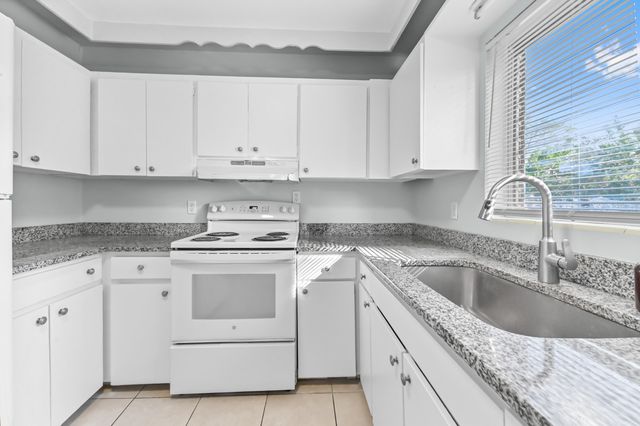 332 W Mango Street 1-2, Lantana, FL 33462