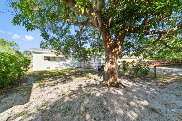 332 W Mango Street 1-2, Lantana, FL 33462