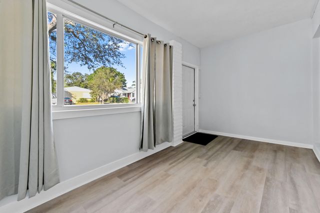 332 W Mango Street 1-2, Lantana, FL 33462