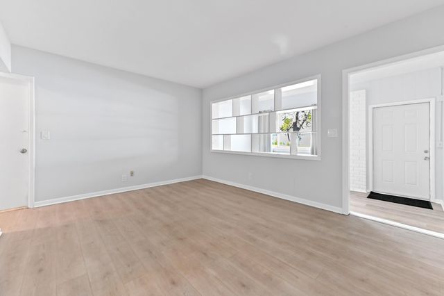 332 W Mango Street 1-2, Lantana, FL 33462