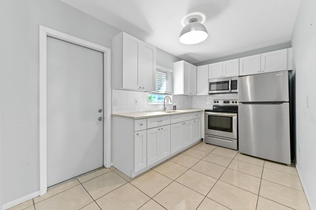 332 W Mango Street 1-2, Lantana, FL 33462