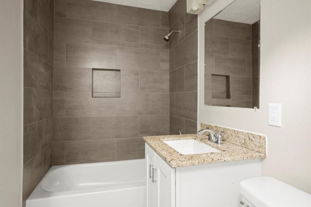 201 N Lenox, Houston, TX 77011
