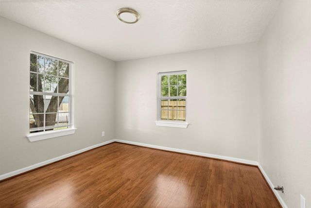 201 N Lenox, Houston, TX 77011