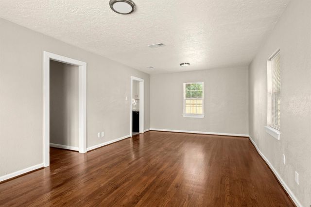 201 N Lenox, Houston, TX 77011