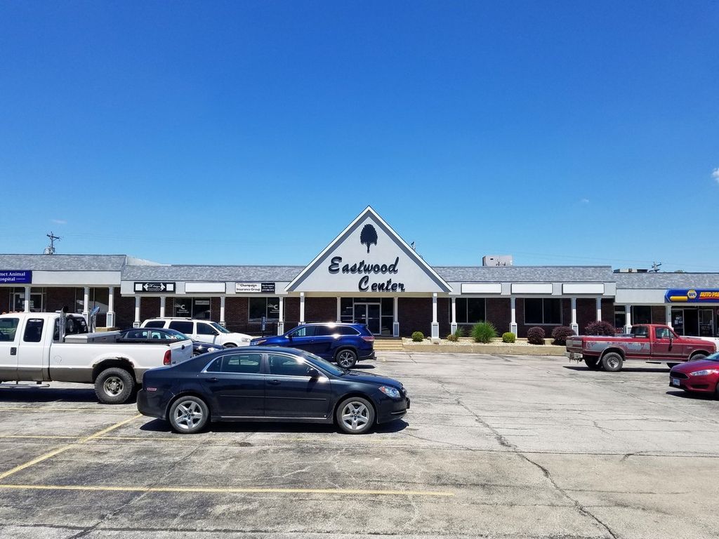 804 Eastwood Drive 14, Mahomet, IL 61853