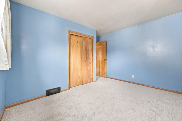 1713 17th Street S, Fargo, ND 58103
