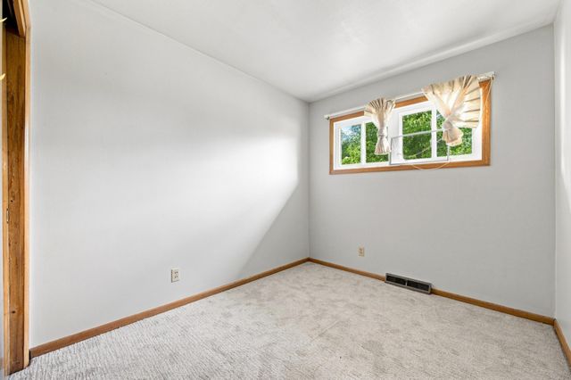 1713 17th Street S, Fargo, ND 58103