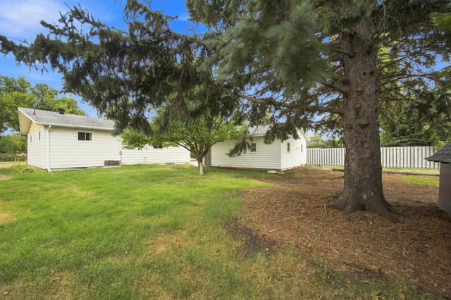 1713 17th Street S, Fargo, ND 58103