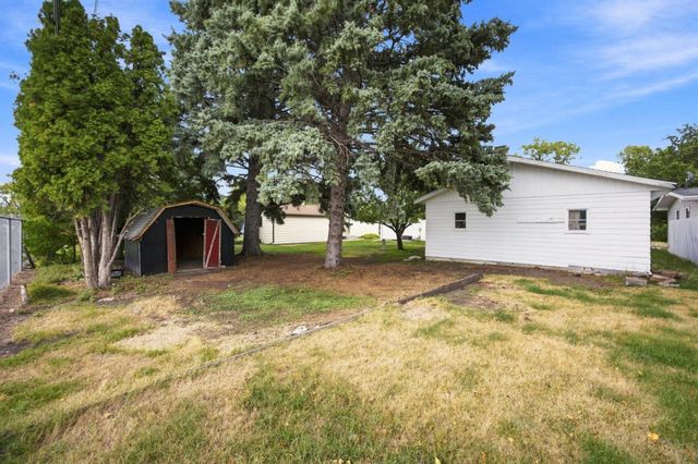 1713 17th Street S, Fargo, ND 58103