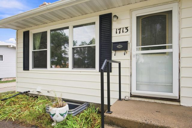 1713 17th Street S, Fargo, ND 58103