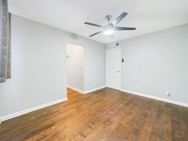 3018 1st ST 109, Austin, TX 78704