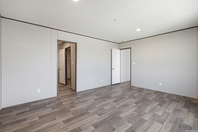 136 Parkview, Floresville, TX 78114