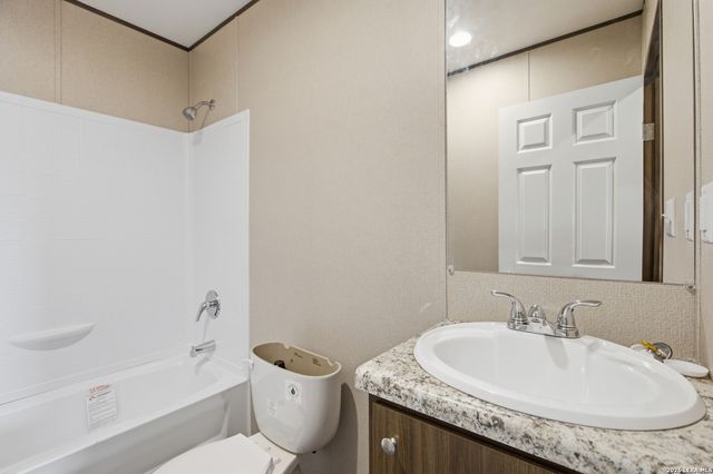 136 Parkview, Floresville, TX 78114
