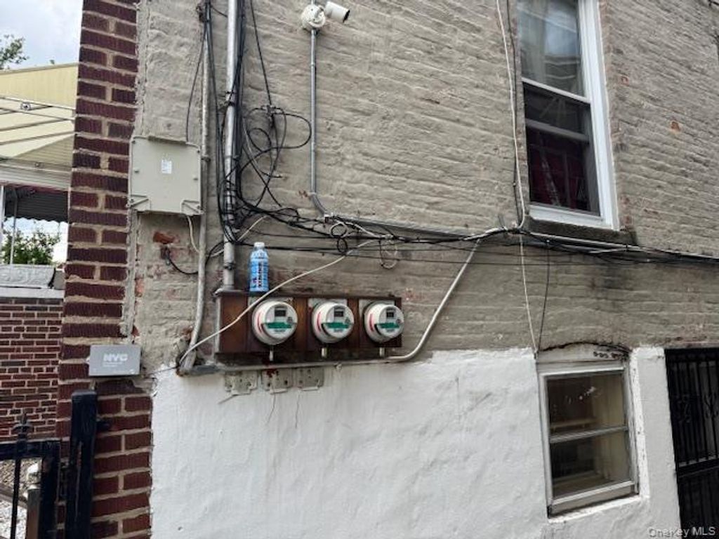 3340 Fish Avenue, Bronx, NY 10469 — photo 4