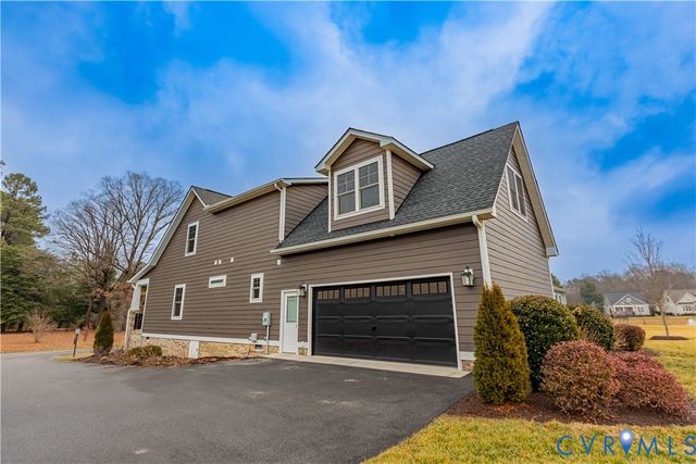 814 Chapman St, Ashland, VA 23005