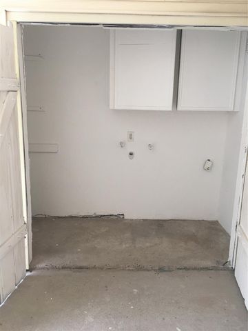 7124 S Gessner Road, Houston, TX 77036
